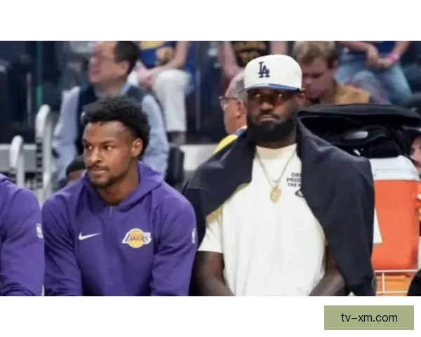 詹姆斯珍惜与布朗尼父子连线展现顶级投篮天赋